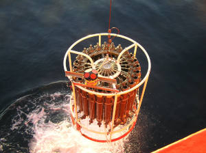 Lowering a rosette of Niskin bottles into the Ross Sea - Antartica  © Elena Barbaro PNRA