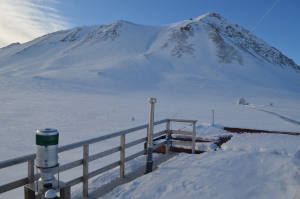 Ny-Ålesund - Osservatorio Atmosferico Norvegese, Zeppelin visto da Gruvebadet © Stefania Gilardoni CNR-ISP