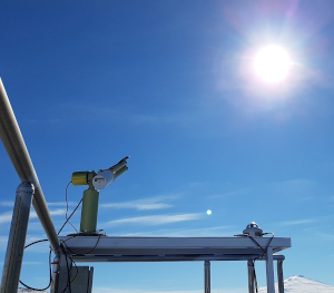 CIMEL CE318-T photometer and DeltaT SPN1 radiometer in measurement at the Korean station Jang Bogo (Antarctica) Federico Zardi - CNR-IMM, © PNRA