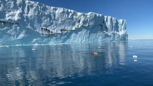 Sampling at a glacier front by an Unmanned Semi-Submersible Vehicle © Maurizio Azzaro - PNRA 